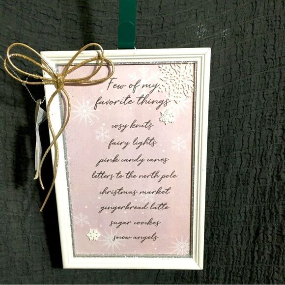 "Favorite Things" List Christmas Wall Decor - Picture 1 of 8